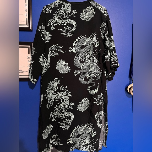 Dragon Kimono - Picture 2 of 2